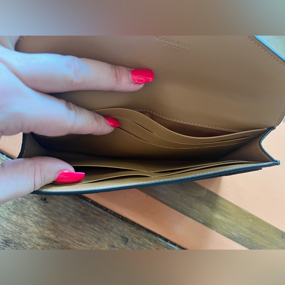 Coach Wyn Soft Wallet with floral print - Picture 8 of 8